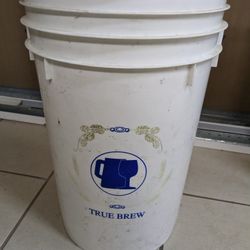 Bree Bucket 