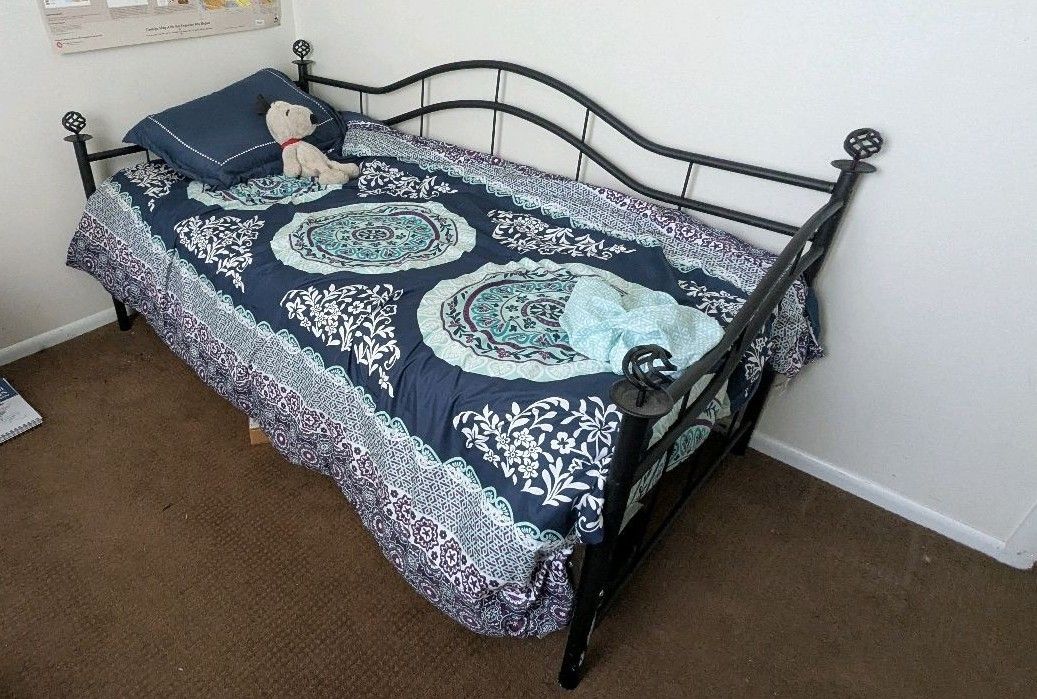 Twin Bed, Bedframe, And Sheets