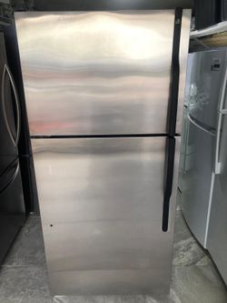 Ge Refrigerator 30"w stilling still  used great condition excellent $400