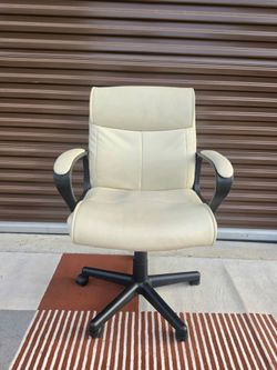 Office Chair - Height Adjustable