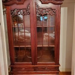Glass pane Armoire