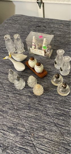 8 Sets Of Vintage S&P Shakers/All For One Price