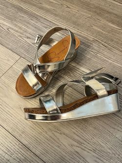 Shoes size 5