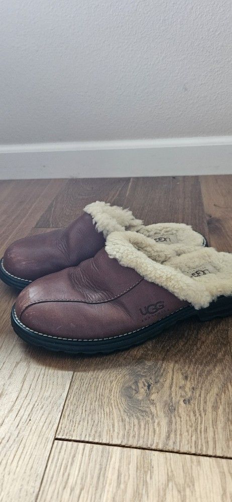 UGG. HARD. SOLE. SLIPPERS,  WOMENS,  SIZE 8.5
