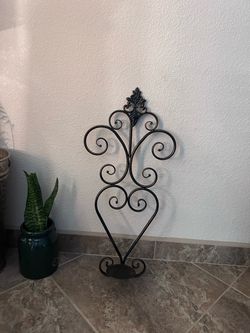 BRONZE GOLD🌿SCROLLED METAL DECOR