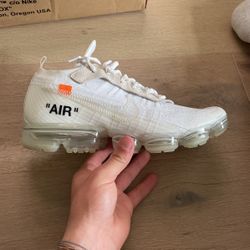 Nike Off White Vapormax- size 9