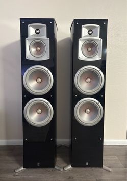 Yamaha NS-777 3-Way Floorstanding Tower Speakers – Piano Black Gloss (Pair / Mint)