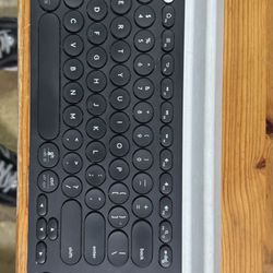 Logitech K780 Keyboard 