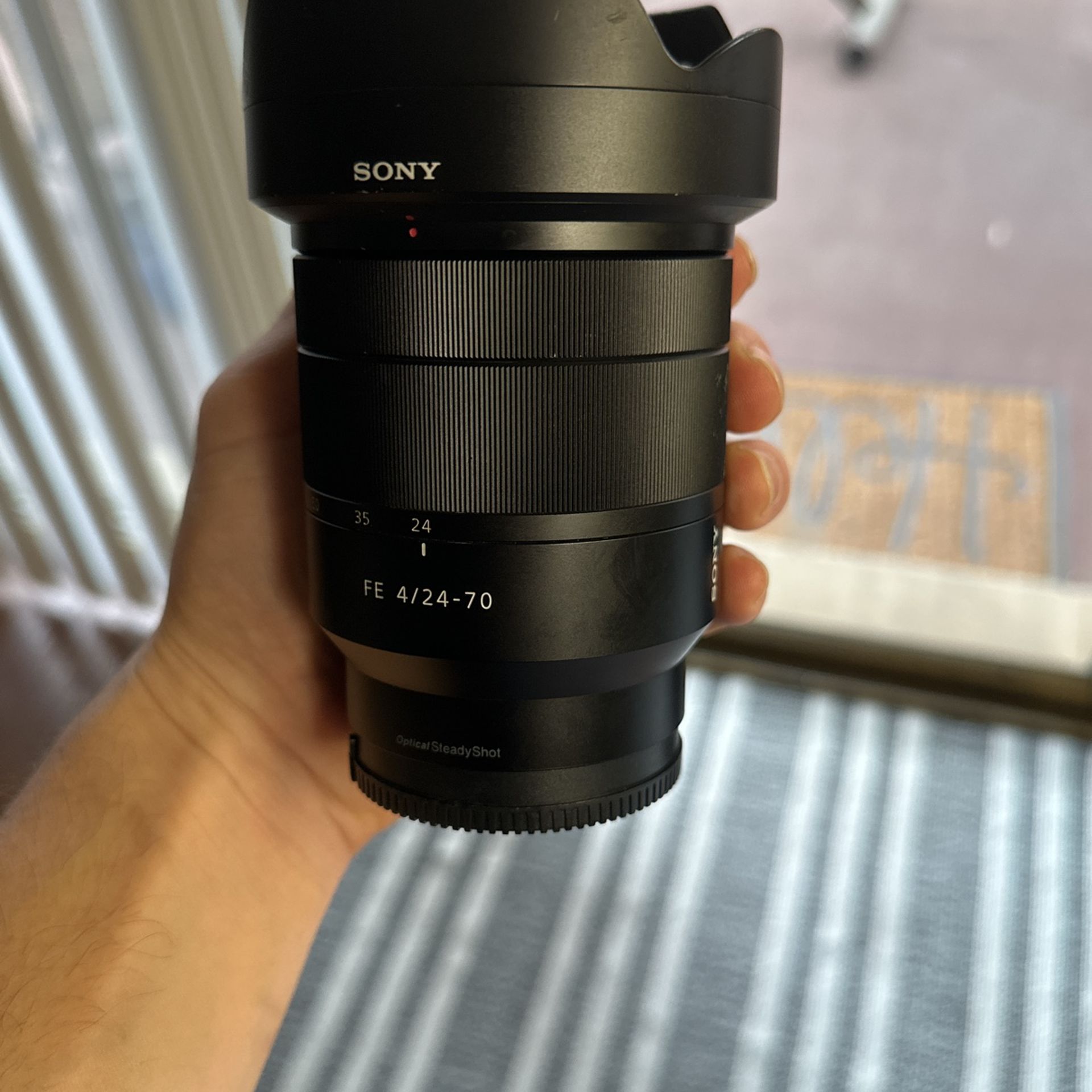 Sony ZEISS - FE 4/ 24-70mm lense.
