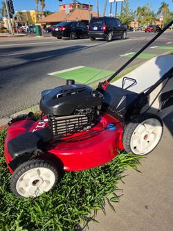 TORO GAS 21-IN SELF PROPELLED LANW MOWER