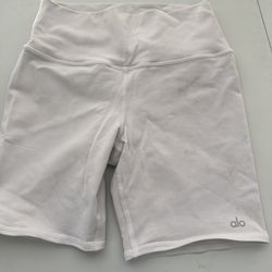 ALO BIKER SHORTS M