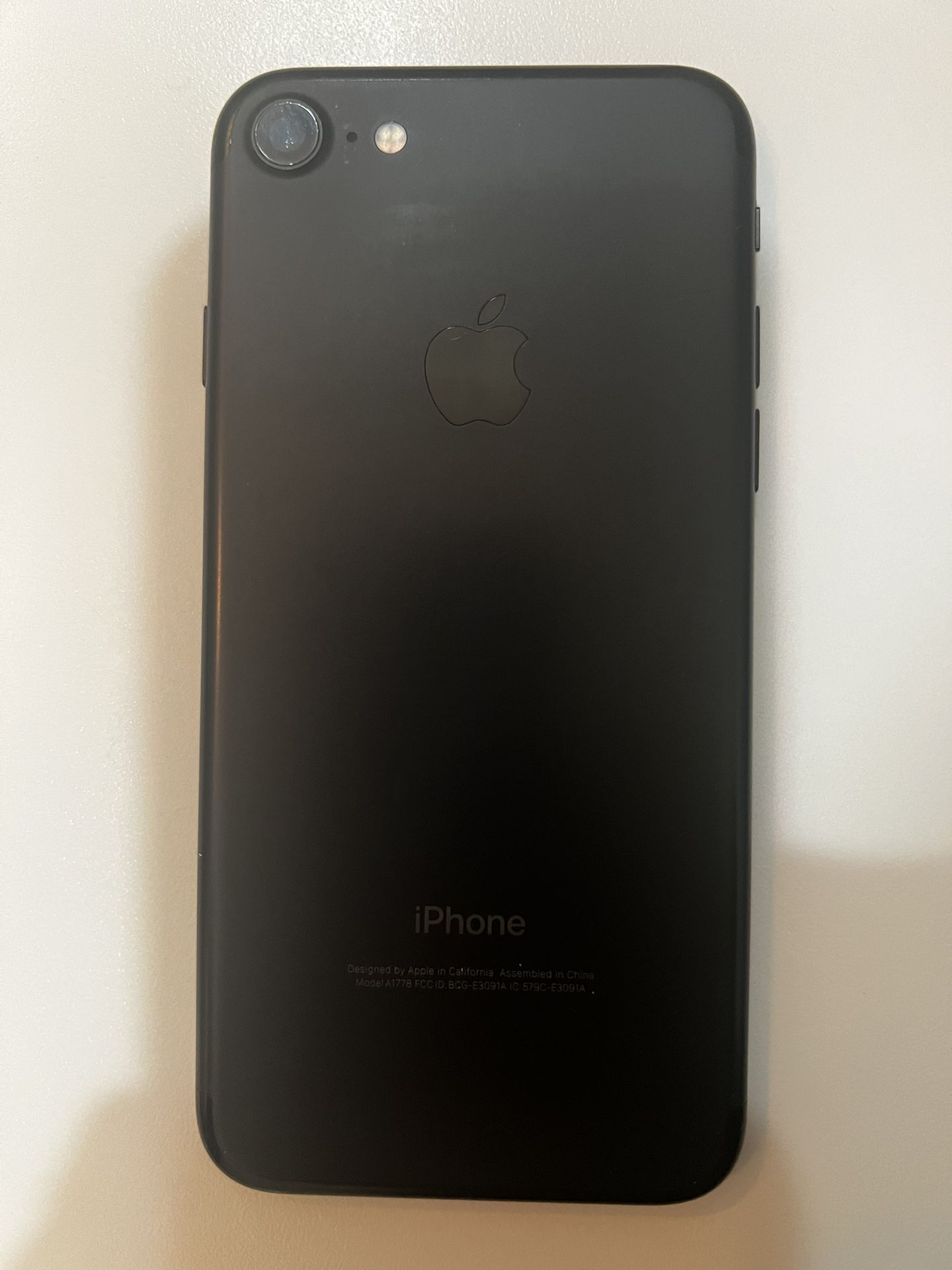 iPhone 7 32gb Fully Unlocked 