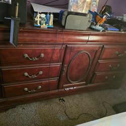 Selling a whole bedroom set and dining table