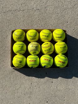 Lot of One Dozen Slow Pitch Softballs 🥎 $25.