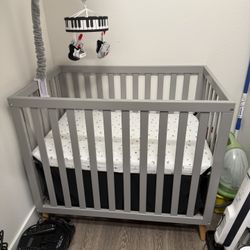 Delta Essex Mini Convertible Crib
