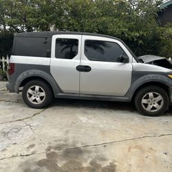 I'm selling a wrecked 2007 Honda Elemento for parts. It's front-end damaged; the entire radiator and surrounding areas are damaged. I'm selling it wh.