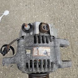08 - 15 Toyota Yaris Alternator Orginal Toyota $100