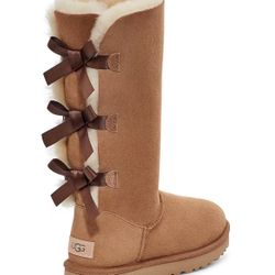 New 8.5 Women Uggs