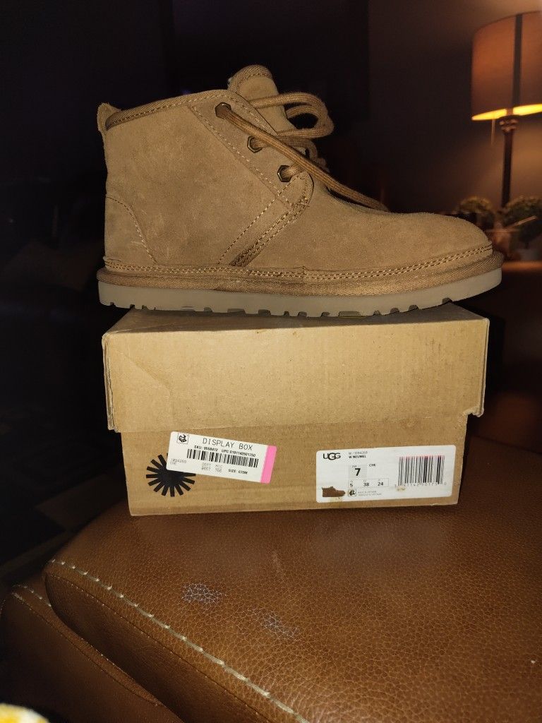 UGG