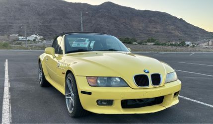 1998 BMW Z3 • 2.8 Roadster 2D • Dakar Yellow