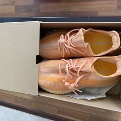 New Men's Yeezy Shoes Size 11 