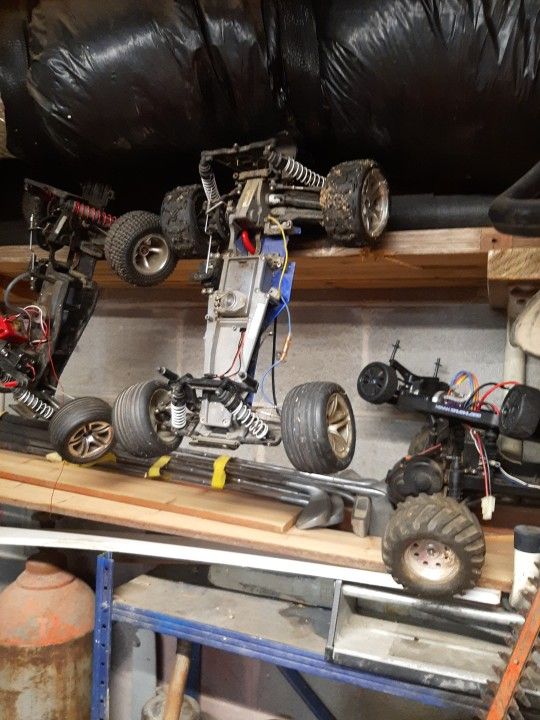 Nitro Race Trucks With Remotes One Electric W Out Motor But Have All Kind S Of Parts Motor Parts All Kinds Of Stuff You Will Just Have To Come Look