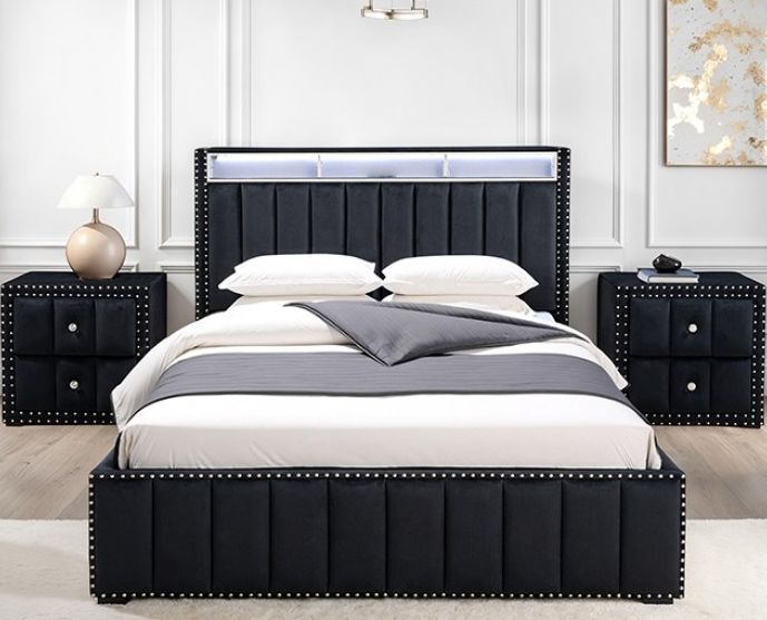 Queen Bed w/2 nightstands