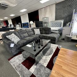 2pc Ashley Grey Sectional 