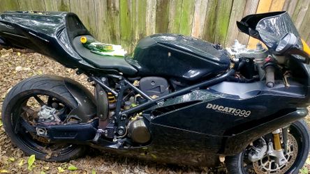 Ducati 999 Superbike