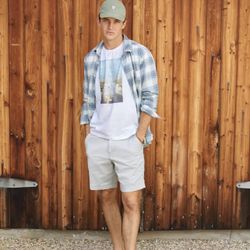AMERICAN EAGLE Men’s Light Grey Classic Extreme Flex 9.5” Khaki Cargo Shorts