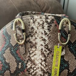 Gianni Bini Hand Bag Animal Print.