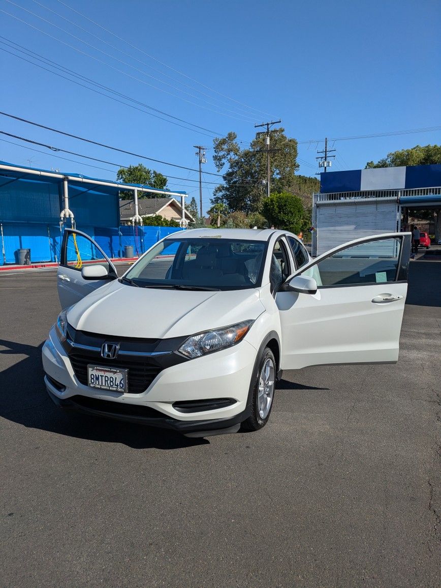 2018 Honda HR-V – Clean Title – Great Condition – 84k Miles Serious Inquiries Only!