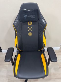 Rare limited edition secret lab Regular titan evo gaming chair office chair