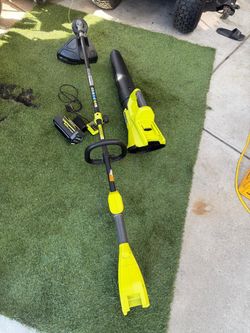 RYOBI 40V Cordless Attachment Capable 15" String Trimmer & 550 CFM 120 MPH Blower Combo Kit with 4.0 Ah Battery & Charger