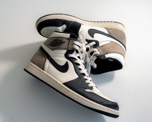 Jordan 1 Mocha size 9