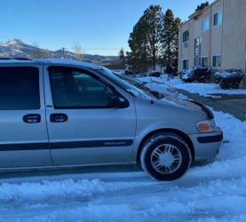Chevy vendture 2004 silver