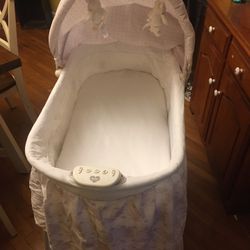 Gender neutral Bassinet