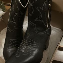 Coach Pamela Booties Size 7