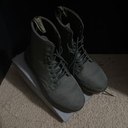 Doc marten size 10 men’s