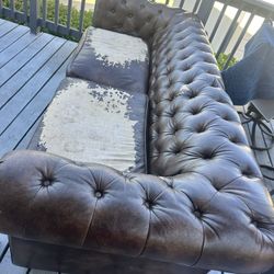Free Couch 