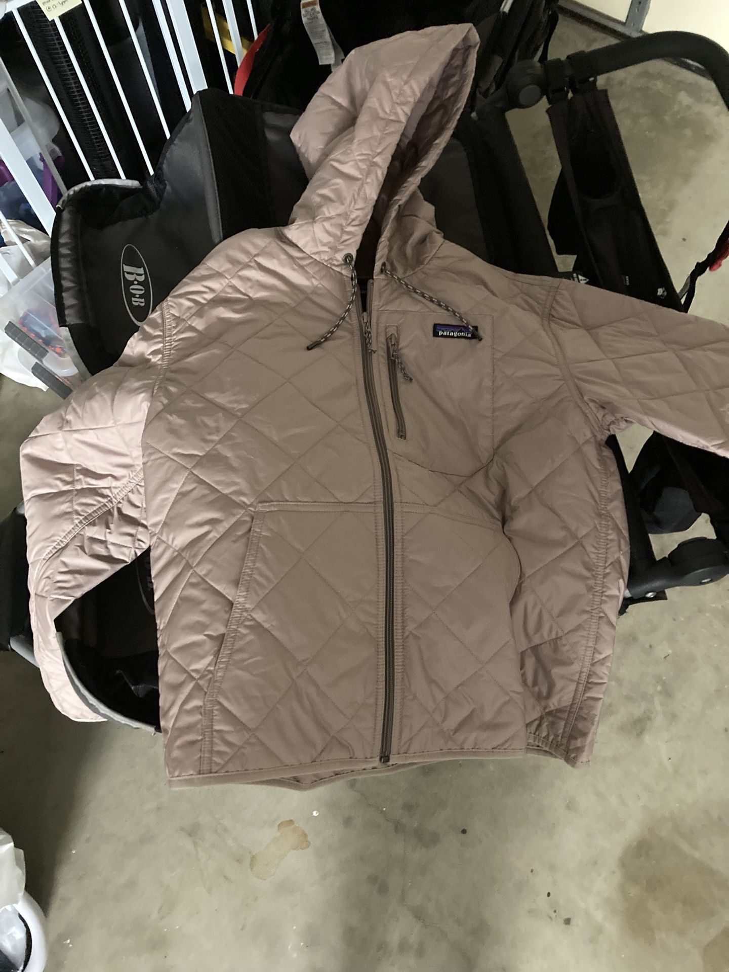 Patagonia Women Medium Diamond Quilted Bomber Hoodie