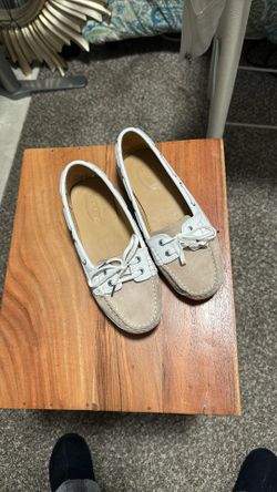 Senator Boat Shoes Size 9