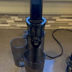 Compact Juicer And Sorbet Maker 