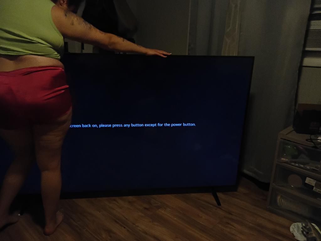 1000 86’ LG TV