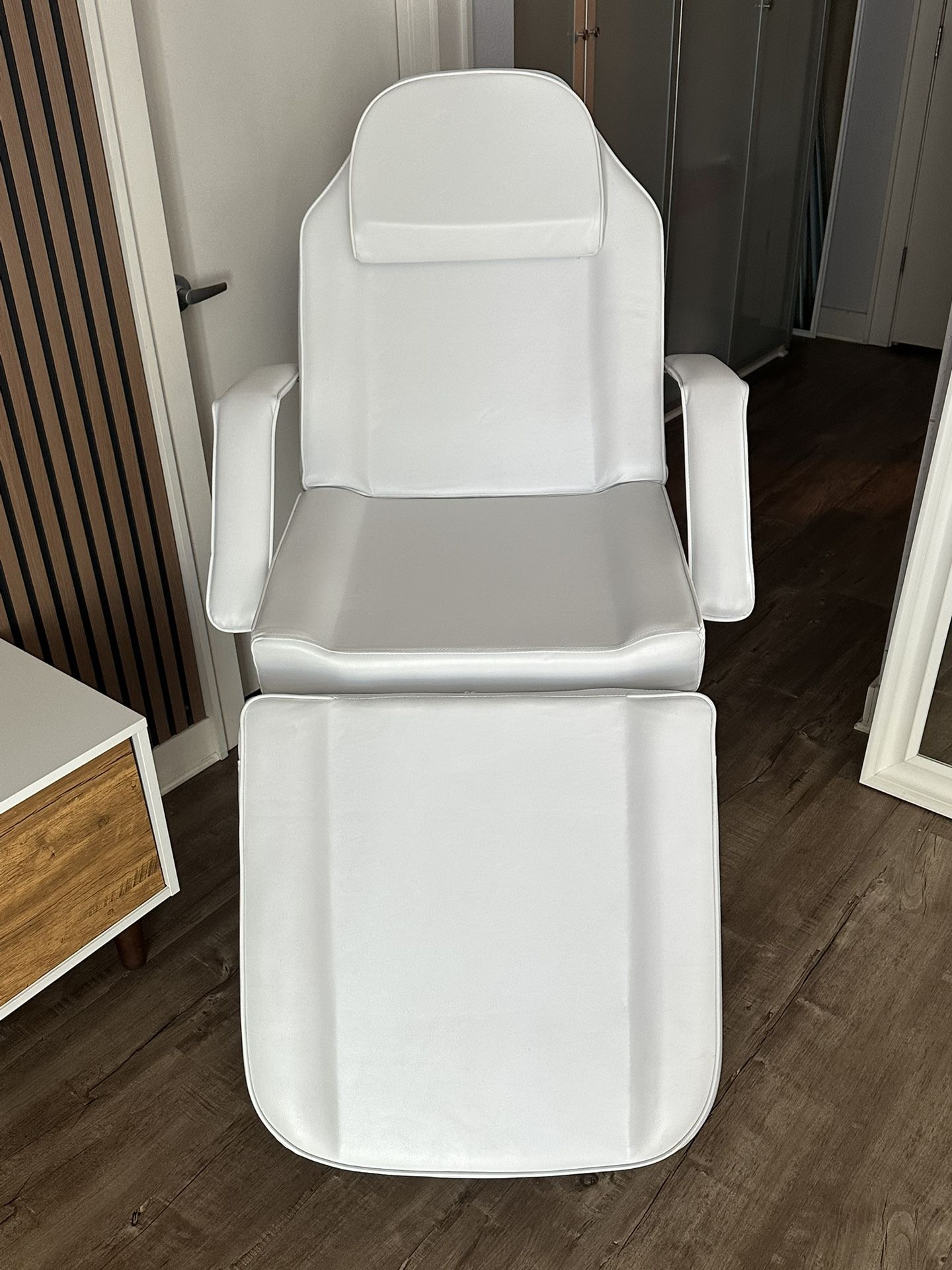 Esthetician/Spa Treatment Chair