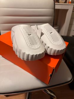 Nike Mind 001 slide. Summit white. Size 9 women’s