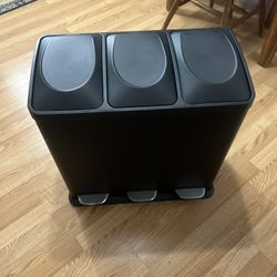 3 Compartment Recycling Organizer