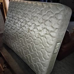 FREE Top Mattress (Full Size)