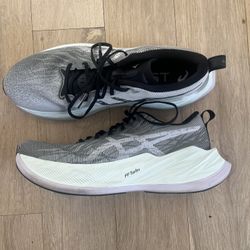 Asics Running Shoes – Size 10.5 Men’s (FF Turbo, Sleek Black & White)