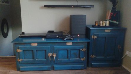 Coffee table with side table